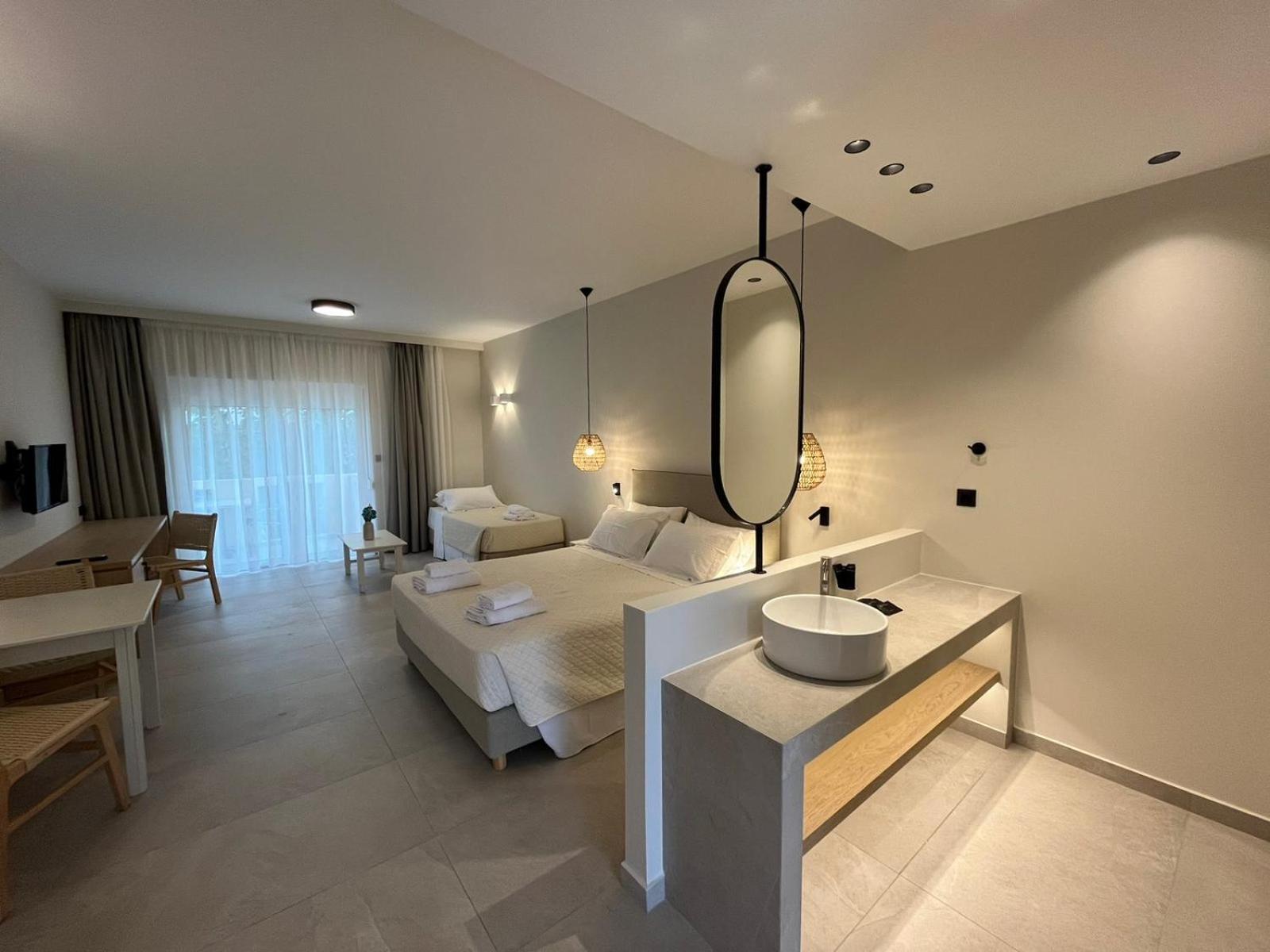 Mediterranean Sea Top Floor Paleochora Exterior foto