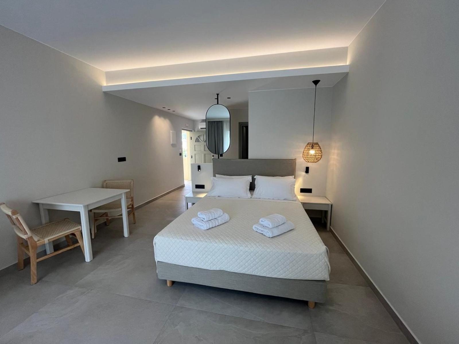 Mediterranean Sea Top Floor Paleochora Exterior foto